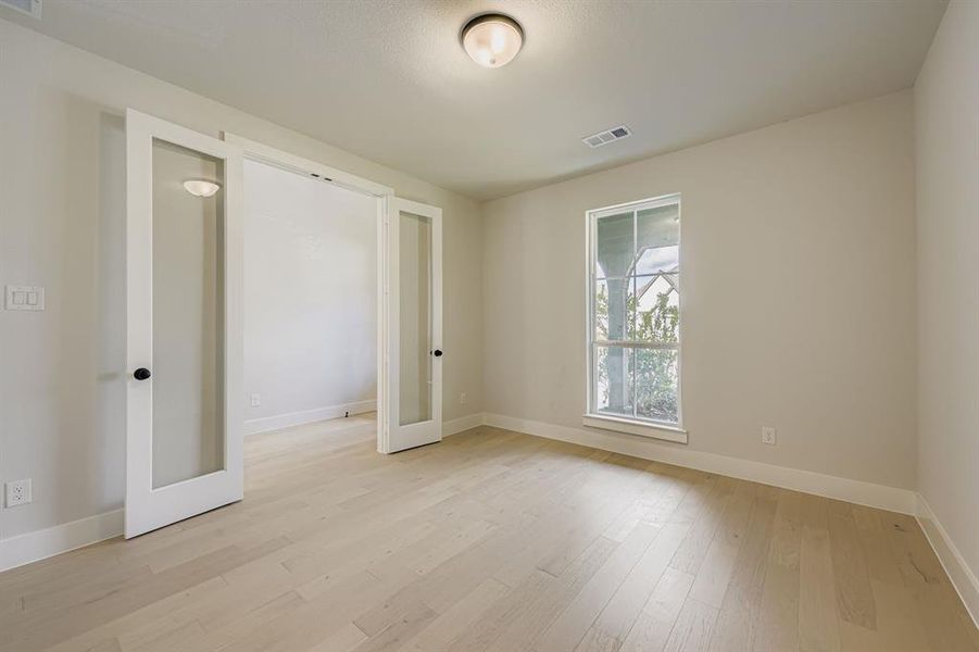 Spacious, unfurnished interior of a new home in BridgeWater 60s, Midlothian (Image 22).