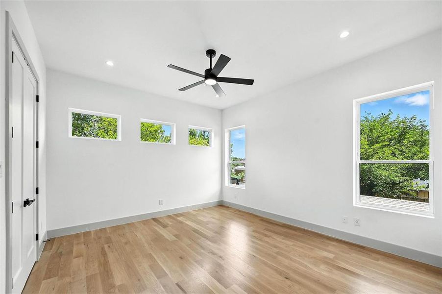 Spacious, unfurnished interior of a new home in , Dallas (Image 36).