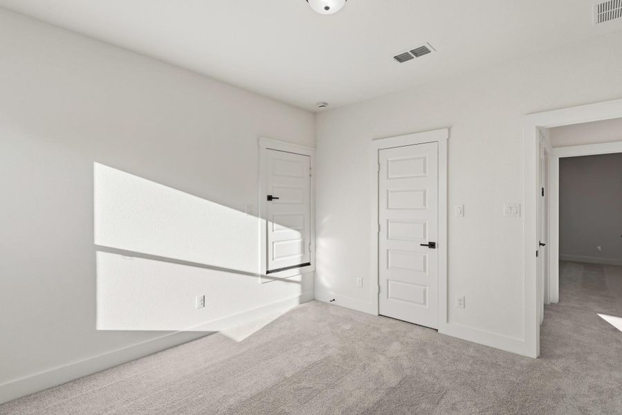 Spacious, unfurnished interior of a new home in , Katy (Image 25).