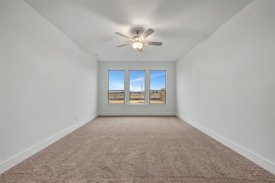 Spacious, unfurnished interior of a new home in Lily Creek at Sutton Fields, Aubrey (Image 36).