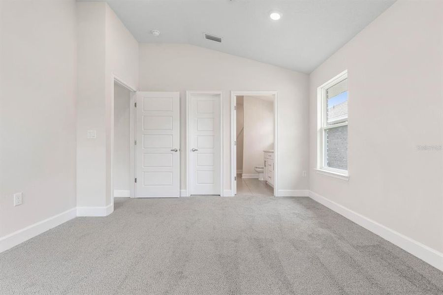 Spacious, unfurnished interior of a new home in , Palm Coast (Image 13).