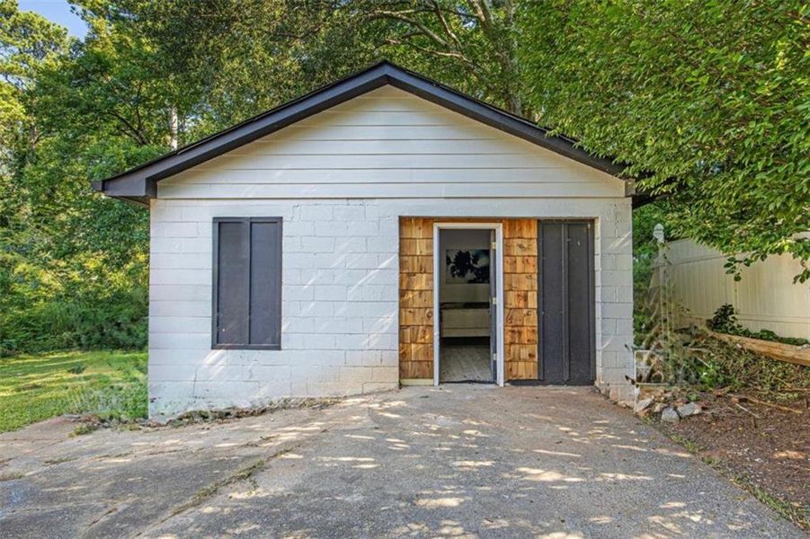 Exterior details and patio area of a home in , Atlanta (Image 2).
