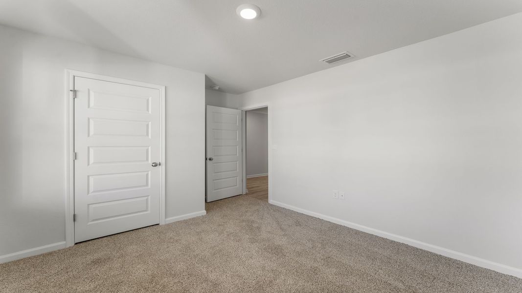 Representative unfurnished interior of a home built from the Lakeside by D.R. Horton in Sunny Hills, Chipley (Image 18).