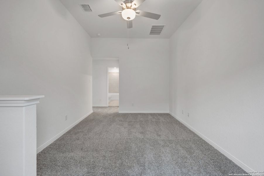 Spacious, unfurnished interior of a new home in Paloma Park, Converse (Image 37).