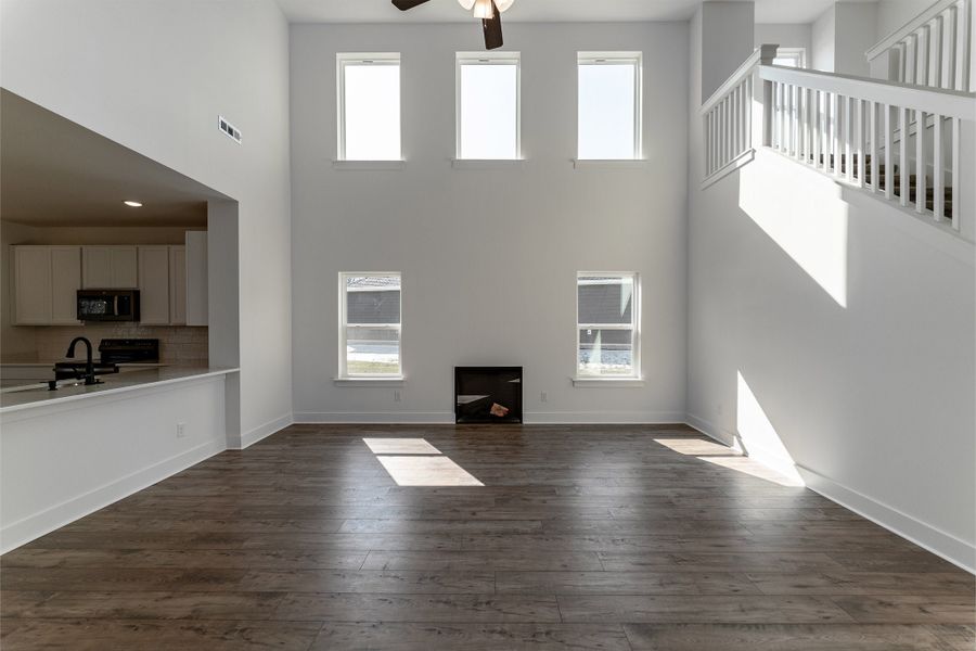 Spacious, unfurnished interior of a new home in Brush Creek, Fairview (Image 25).