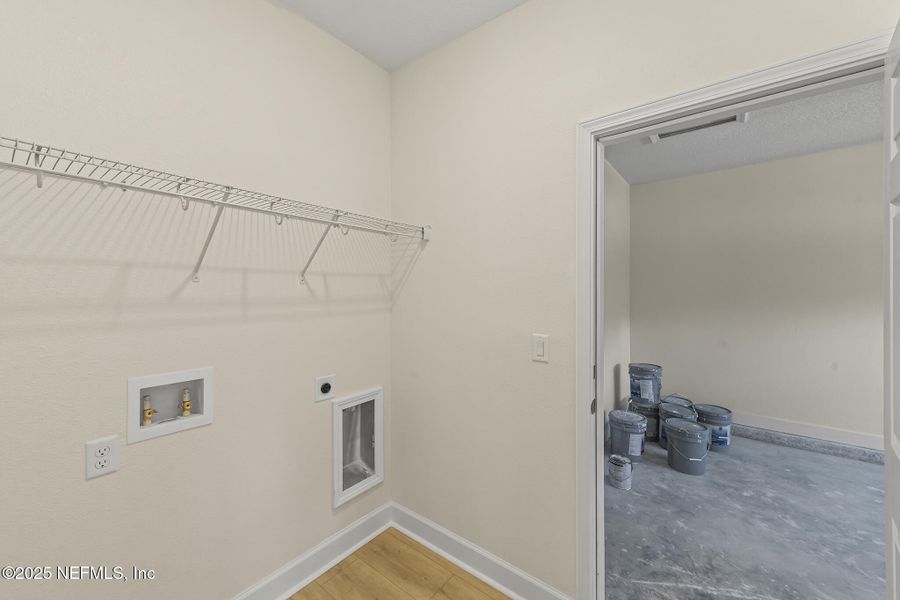 Spacious, unfurnished interior of a new home in , Jacksonville (Image 19).