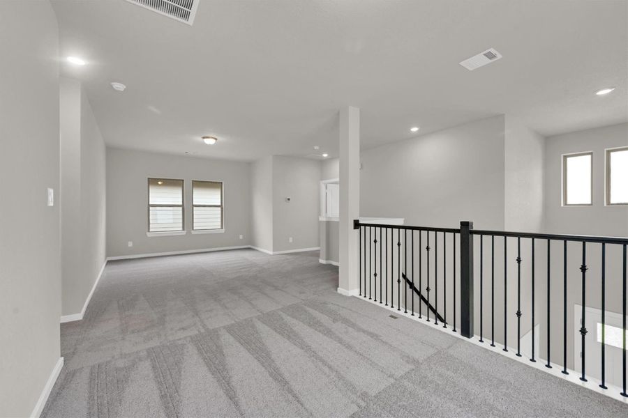 Spacious, unfurnished interior of a new home in La Segarra 40', Brookshire (Image 36).