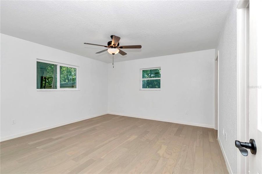 Spacious, unfurnished interior of a new home in , Dunnellon (Image 19).