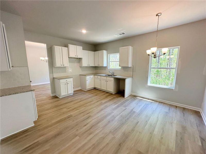 Spacious, unfurnished interior of a new home in , Dallas (Image 14).