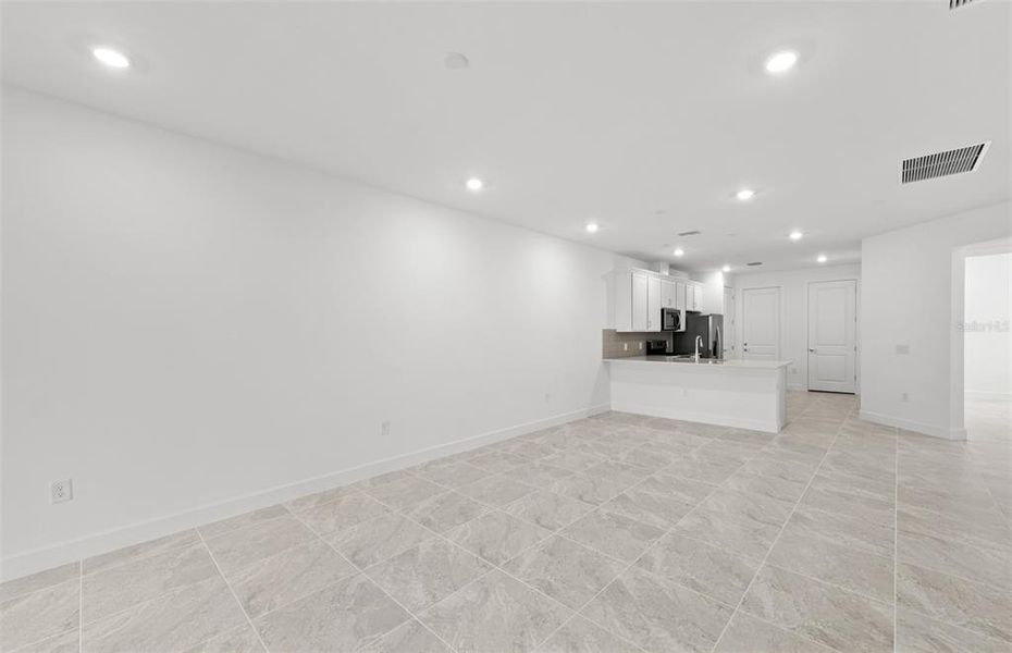 Spacious, unfurnished interior of a new home in Talon Preserve on Palmer Ranch, Nokomis (Image 24).