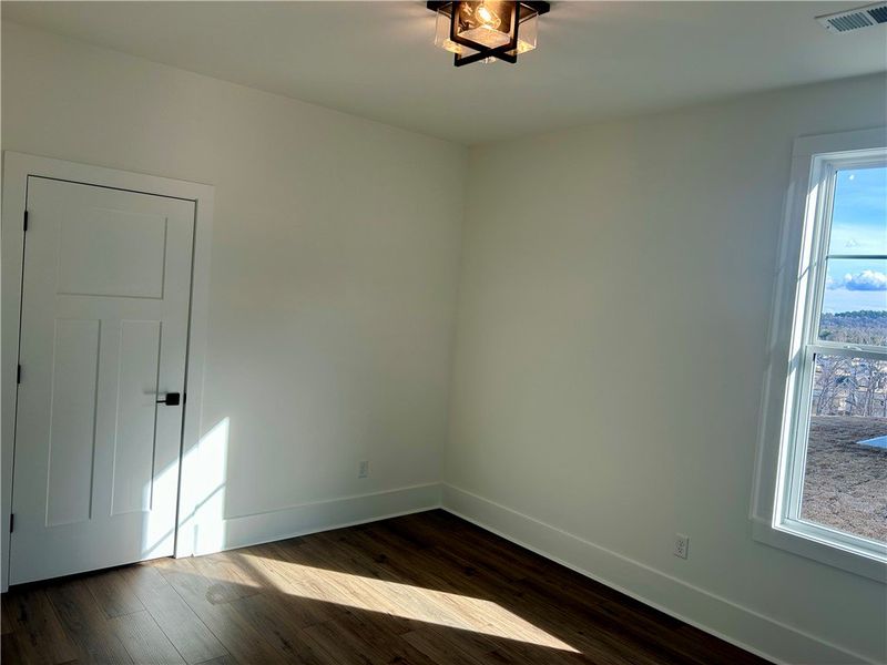Spacious, unfurnished interior of a new home in Edwards Ridge, Central (Image 20).
