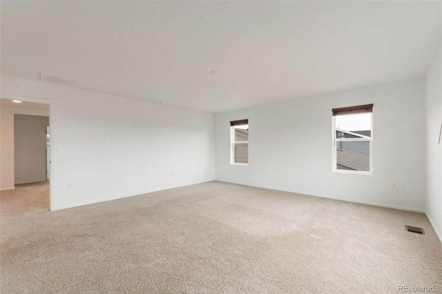 Ideal Large Primary Bedroom! 17'x17', lots of light and space!