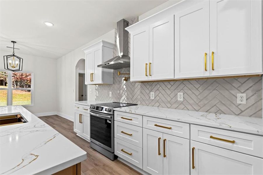 Furnished interior view inside a new home in , Gainesville (Image 10).