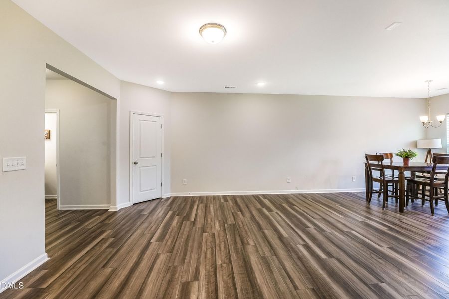 616 Glen Clova Dr-15
