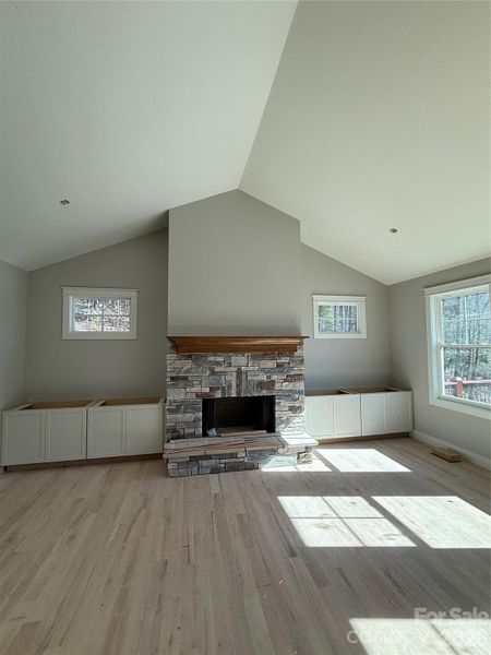 Spacious, unfurnished interior of a new home in , Flat Rock (Image 8).