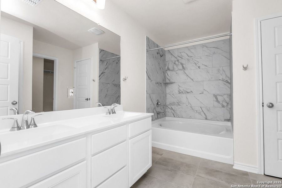 Furnished interior view inside a new home in Spanish Trails, San Antonio (Image 5).