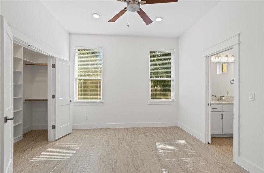 Spacious, unfurnished interior of a new home in , Salado (Image 26).