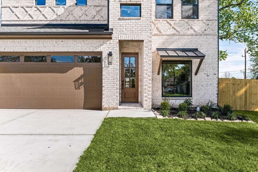 Exterior details and patio area of a home in , Tomball (Image 31).
