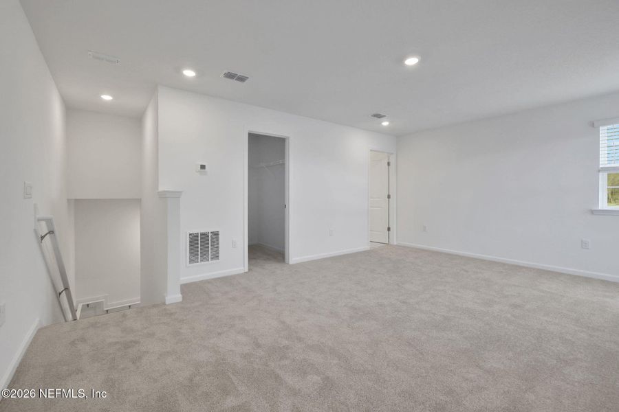 Spacious, unfurnished interior of a new home in Amberly, Green Cove Springs (Image 34).