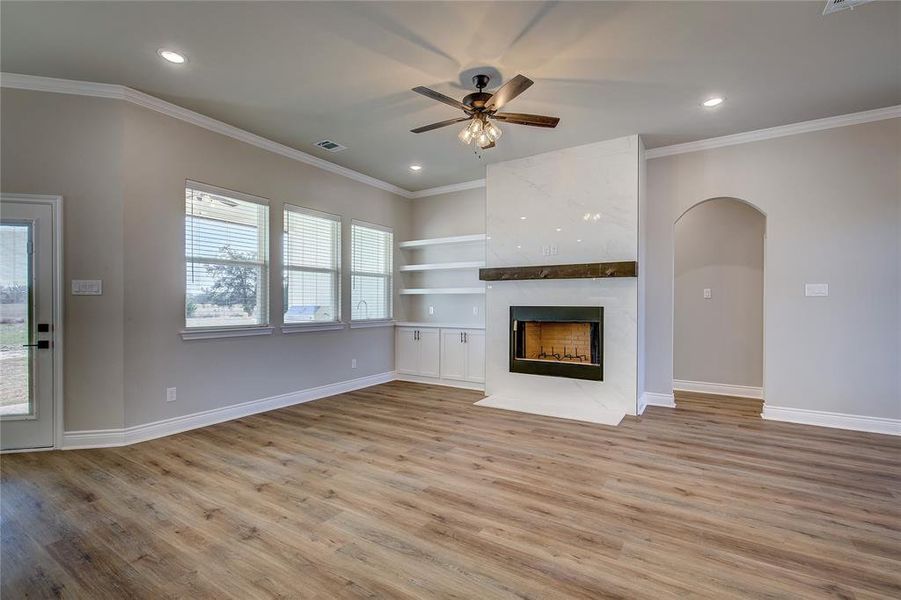 Spacious, unfurnished interior of a new home in , Greenville (Image 19).