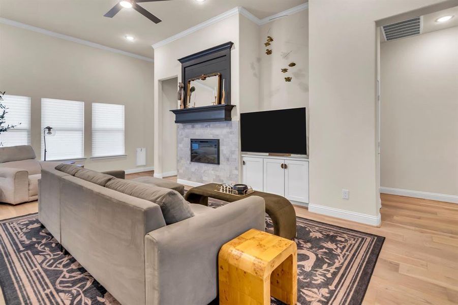 Furnished interior view inside a new home in , Fort Worth (Image 12). Furnished interior view inside a new home in , Fort Worth (Image 12).