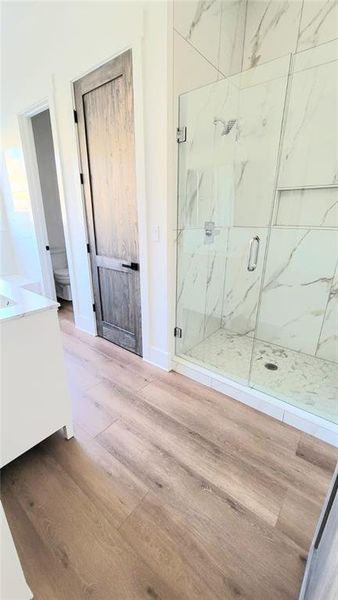 Spacious, unfurnished interior of a new home in , Dahlonega (Image 9).