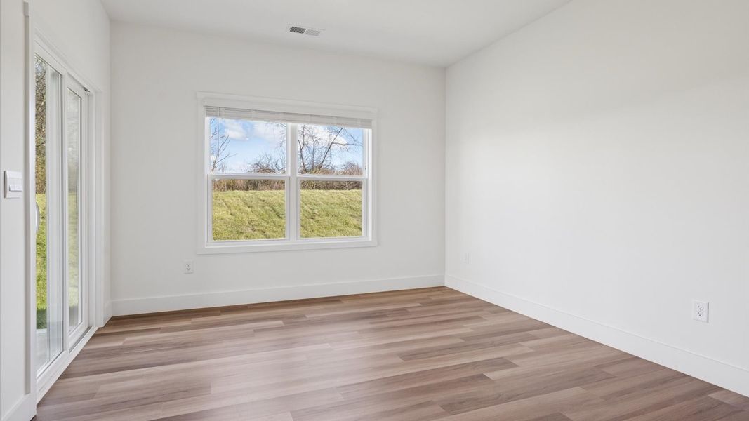 Spacious, unfurnished interior of a new home in Millstone Village, Morristown (Image 12).