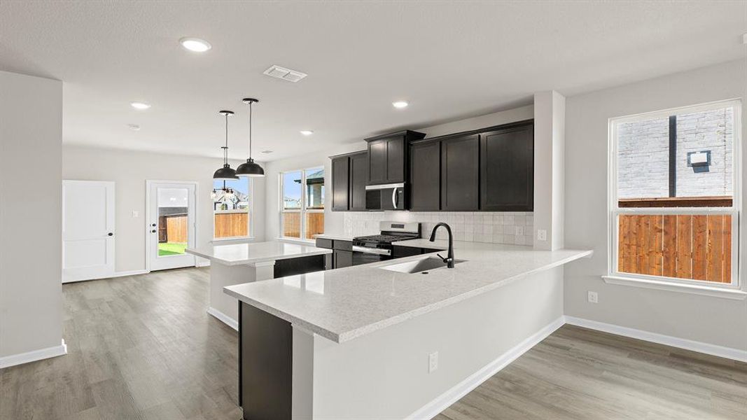 08. 2021 Bayfront - Kitchen (2) 08. 2021 Bayfront - Kitchen (2)