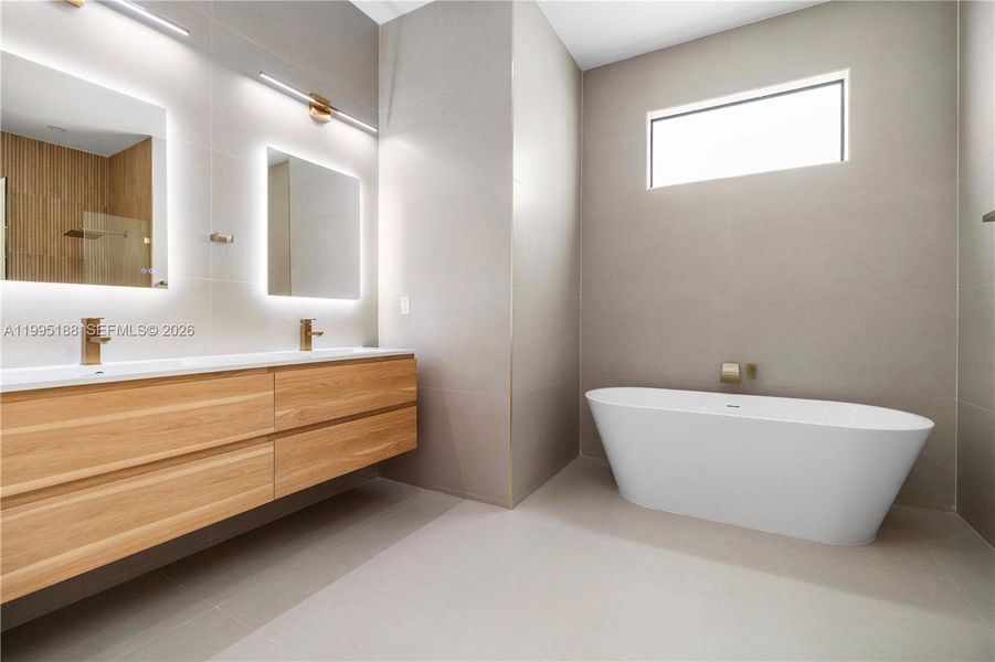 Furnished interior view inside a new home in , Cape Coral (Image 16).