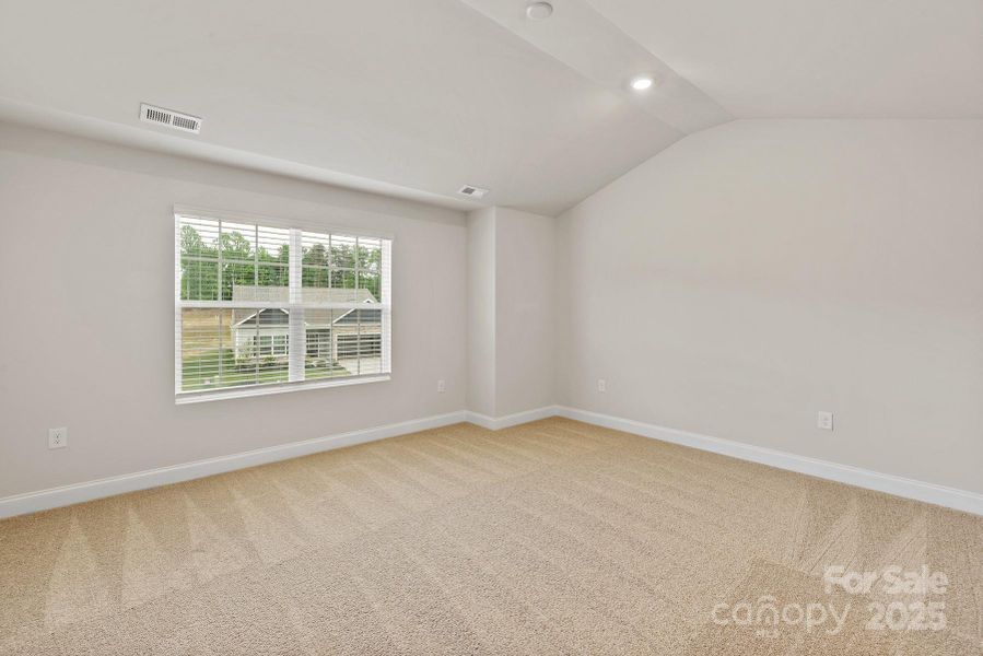 Spacious, unfurnished interior of a new home in Stagecoach Station, Gastonia (Image 9). Spacious, unfurnished interior of a new home in Stagecoach Station, Gastonia (Image 9).