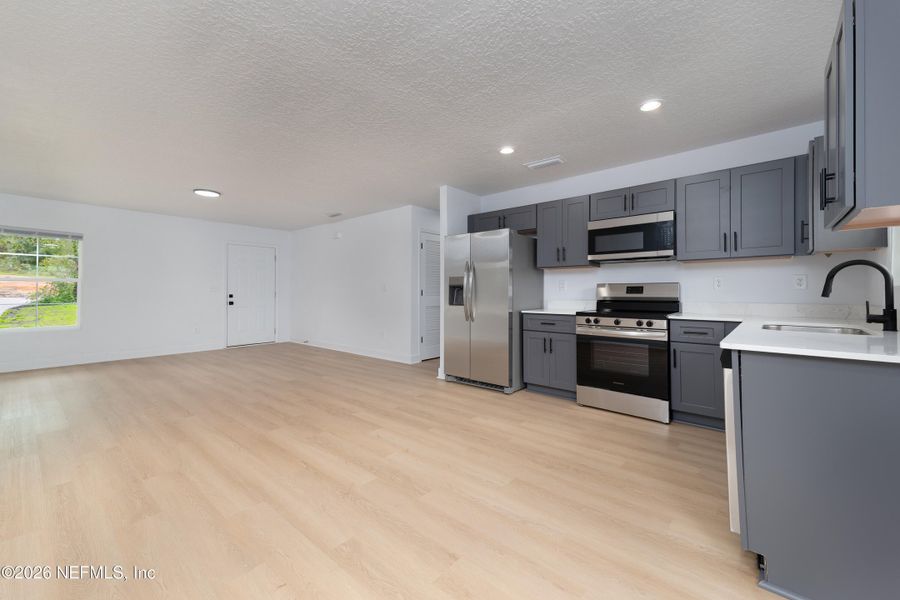 Spacious, unfurnished interior of a new home in , Keystone Heights (Image 8).