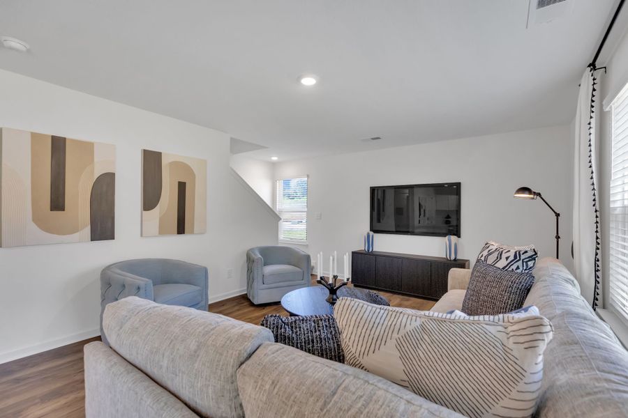 Representative furnished interior of a home built from the Penwell by D.R. Horton in Creekside Ridge, Dandridge (Image 9).