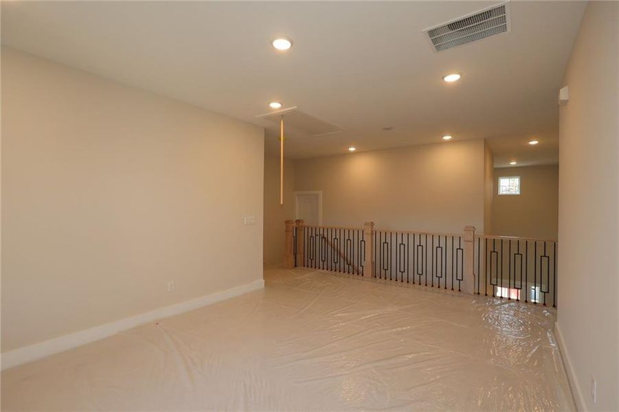 Spacious, unfurnished interior of a new home in Settingdown Farms, Cumming (Image 10).