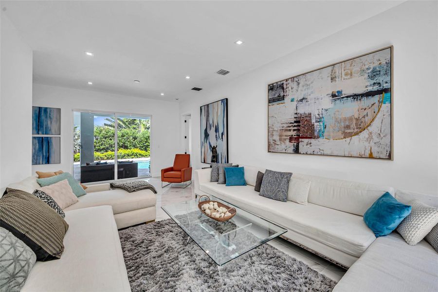 Furnished interior view inside a new home in , Oakland Park (Image 17).