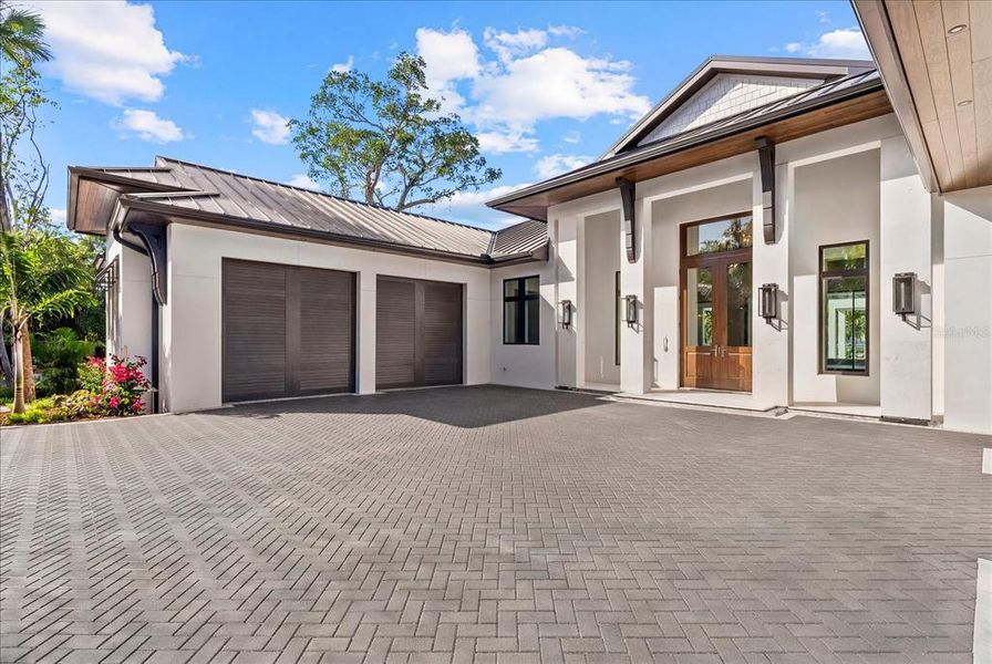 Exterior details and patio area of a home in , Sarasota (Image 40).