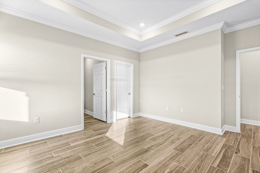 Spacious, unfurnished interior of a new home in Lake Merial, Panama City (Image 28).