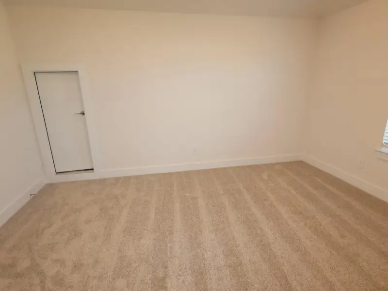 Spacious, unfurnished interior of a new home in Sorella, Tomball (Image 8). Spacious, unfurnished interior of a new home in Sorella, Tomball (Image 8).