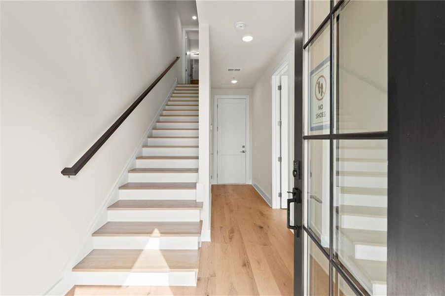 Spacious, unfurnished interior of a new home in , Alpharetta (Image 21).