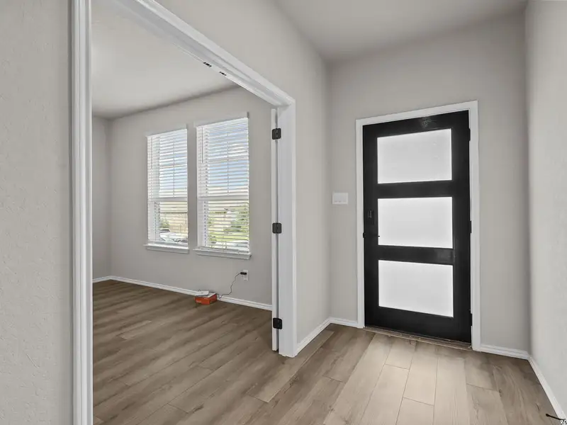 Spacious, unfurnished interior of a new home in Bricewood, San Antonio (Image 24).