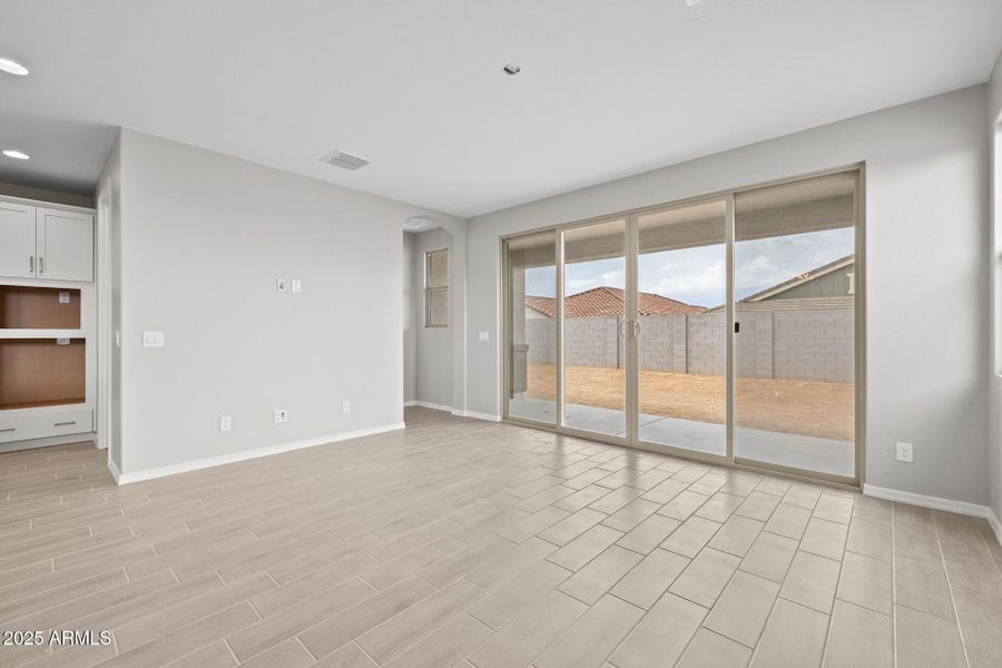 4)GREAT ROOM 4)GREAT ROOM