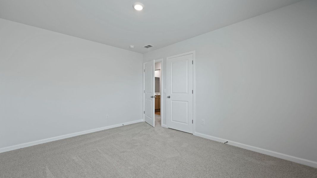 Spacious, unfurnished interior of a new home in Lakeview at Kitfield, Moncks Corner (Image 33).