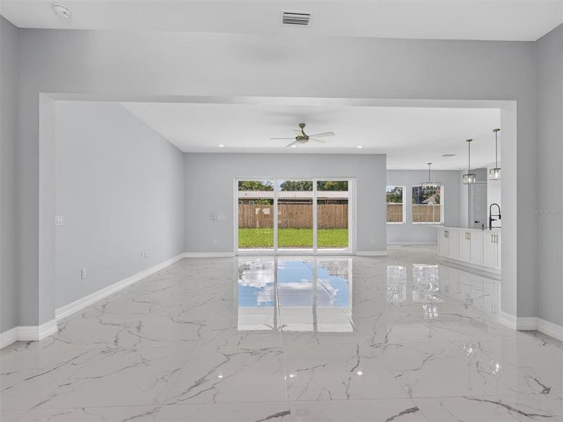 Spacious, unfurnished interior of a new home in , Plant City (Image 47).