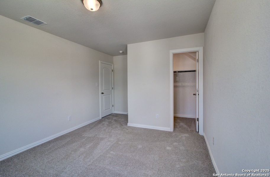 Spacious, unfurnished interior of a new home in Casinas at Gruene, New Braunfels (Image 6). Spacious, unfurnished interior of a new home in Casinas at Gruene, New Braunfels (Image 6).