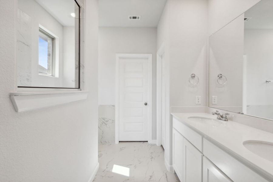 Representative furnished interior of a home built from the Alder by Cambridge Homes in Tinsley Meadows, Van Alstyne (Image 8).