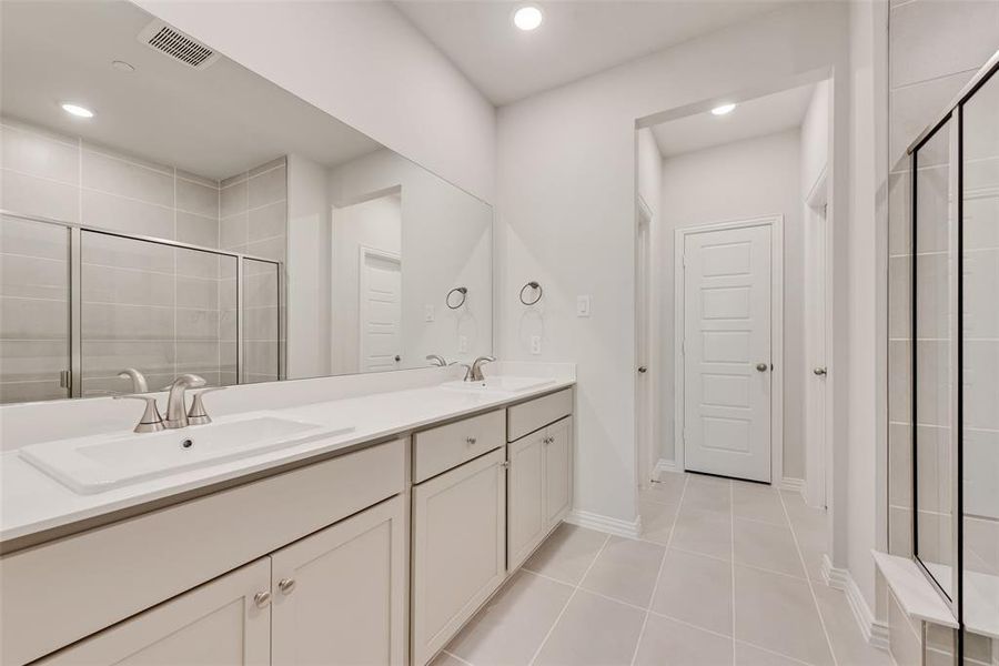 Furnished interior view inside a new home in Wade Settlement Townhomes, Frisco (Image 10). Furnished interior view inside a new home in Wade Settlement Townhomes, Frisco (Image 10).