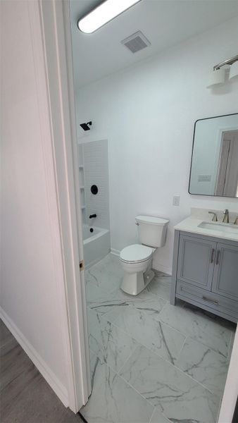 Image 8 of a home in .