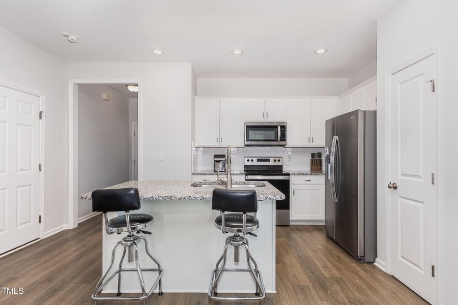 008_img_0199-edit_507 008_img_0199-edit_507