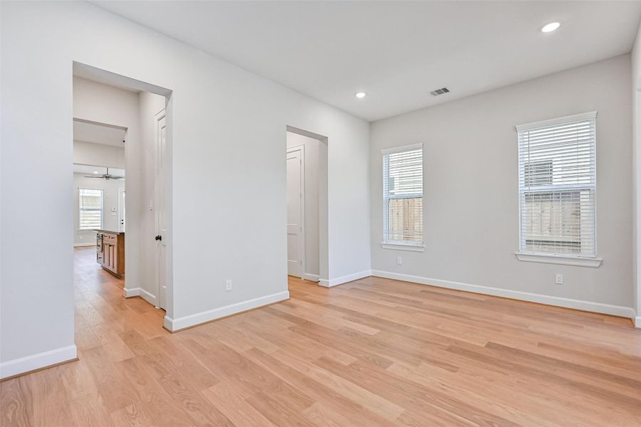 Spacious, unfurnished interior of a new home in Pearland Old Townsite, Pearland (Image 31). Spacious, unfurnished interior of a new home in Pearland Old Townsite, Pearland (Image 31).