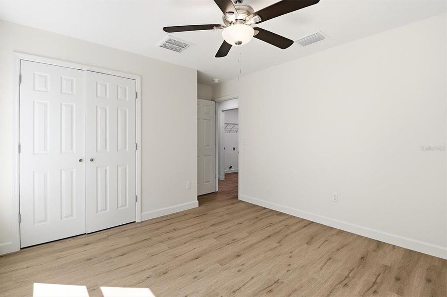Spacious, unfurnished interior of a new home in , Weeki Wachee (Image 36).