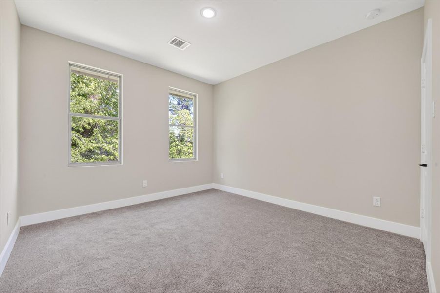 Spacious, unfurnished interior of a new home in , Houston (Image 22).